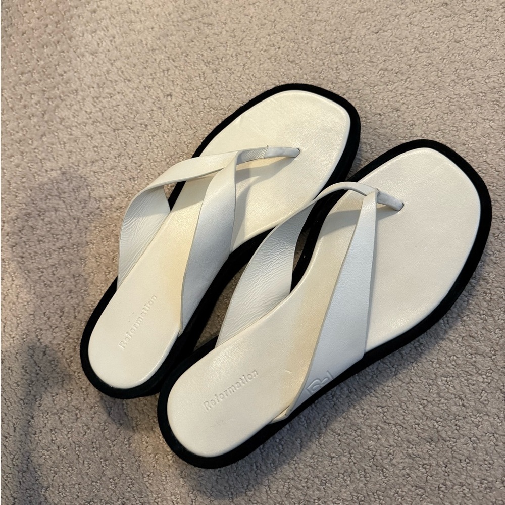 Reformation Eden platform sandals in white size 9